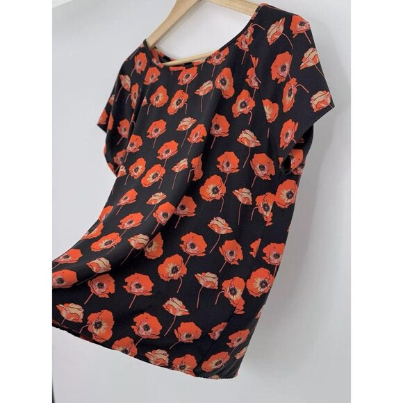 CAbi Flanders Poppy Blouse Black Red‎ Short Sleeve Split Back #3251 Size M, Flaw - Picture 4 of 12